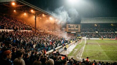 Arsenal versus Luton Town match in 1990-91 season
