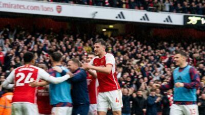 Tomas Rosicky scores against Spurs in 72 seconds